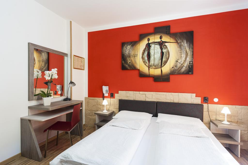 Hotel Garni Ischia Malcesine Quarto foto