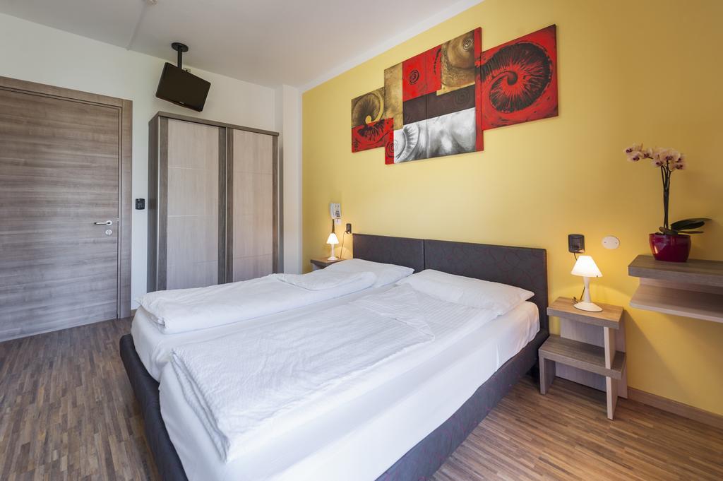 Hotel Garni Ischia Malcesine Quarto foto
