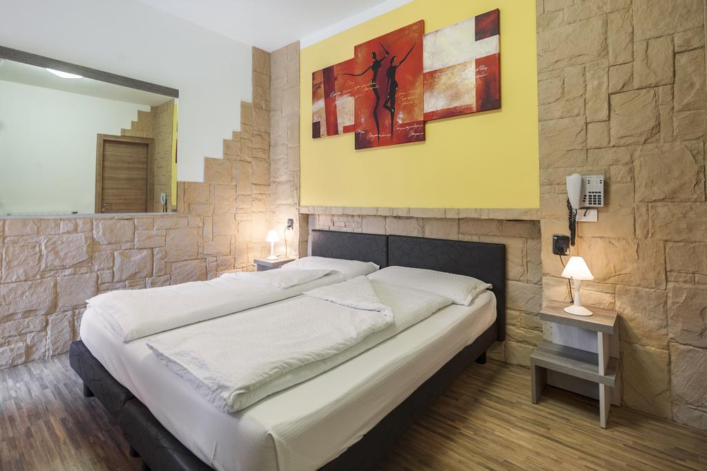 Hotel Garni Ischia Malcesine Quarto foto